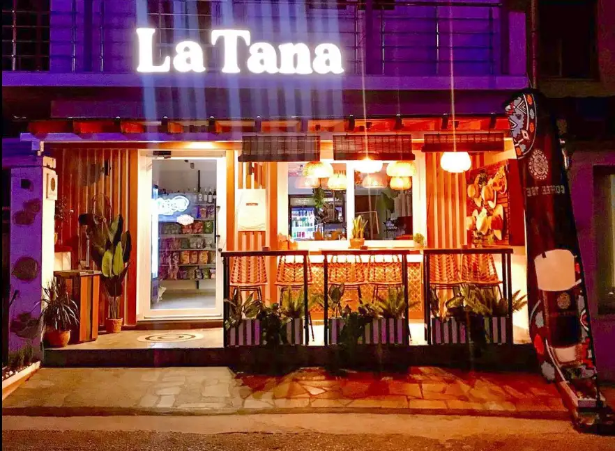 Pizza La Tana || Μοναδική πίτσα ψημένη σε ξυλόφουρνο || La Tana coffee Take away και delivery!