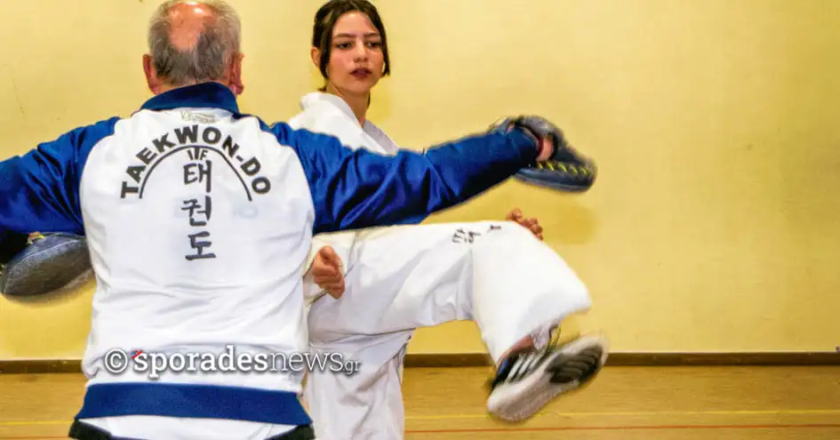 Παρουσία του master Παναγιώτη Γιαλαμά (9dan ITF) οι εξετάσεις εγχρώμων ζωνών taekwondo στο Σύλλογο Πολεμικών Τεχνών Σκοπέλου το Σάββατο 9 Μαρτίου