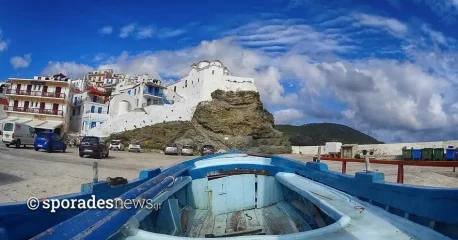 Eπιτρέπεται από σήμερα η στάθμευση οχημάτων στον χώρο κάτω από την Παναγίτσα του Πύργου